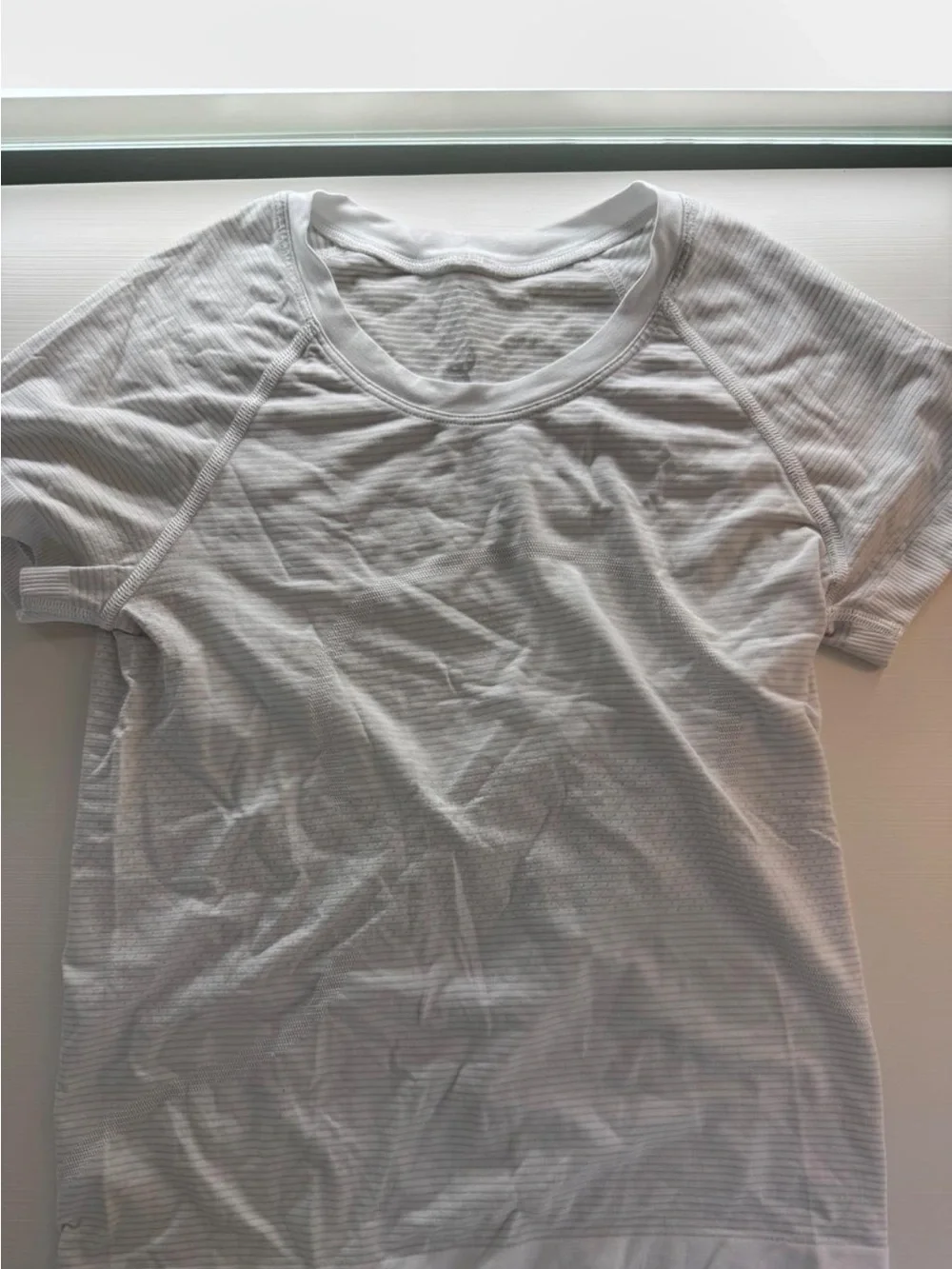 lululemon athletica Short Sleeve Tee in Light Gray/White